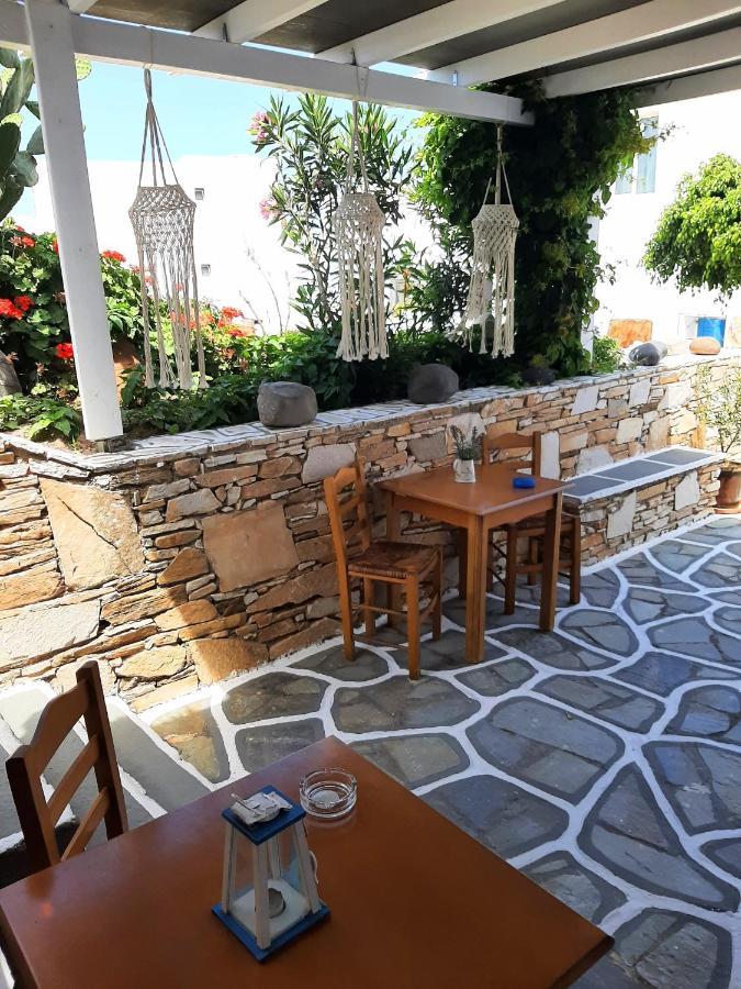 George'S Place Иос Экстерьер фото